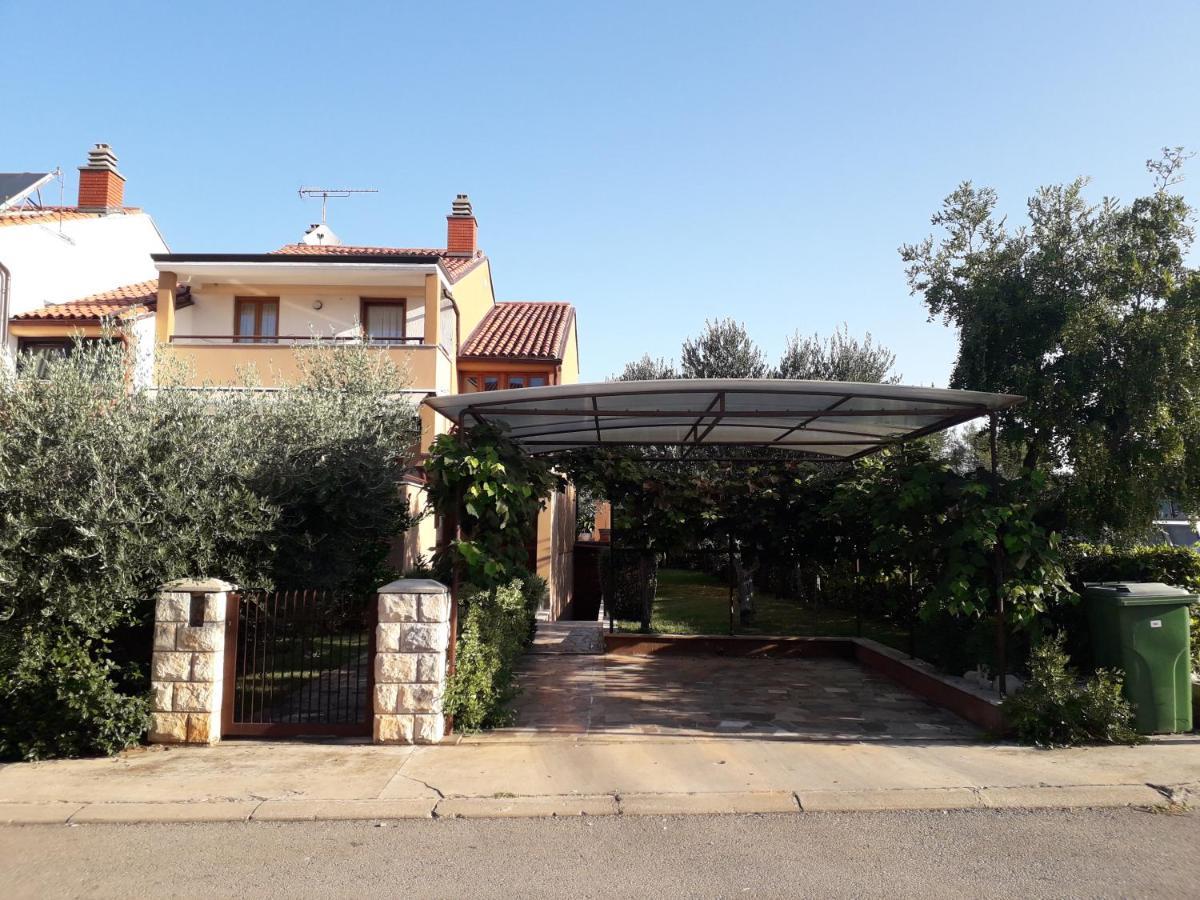 Blue Deer Apartment Umag Exterior photo